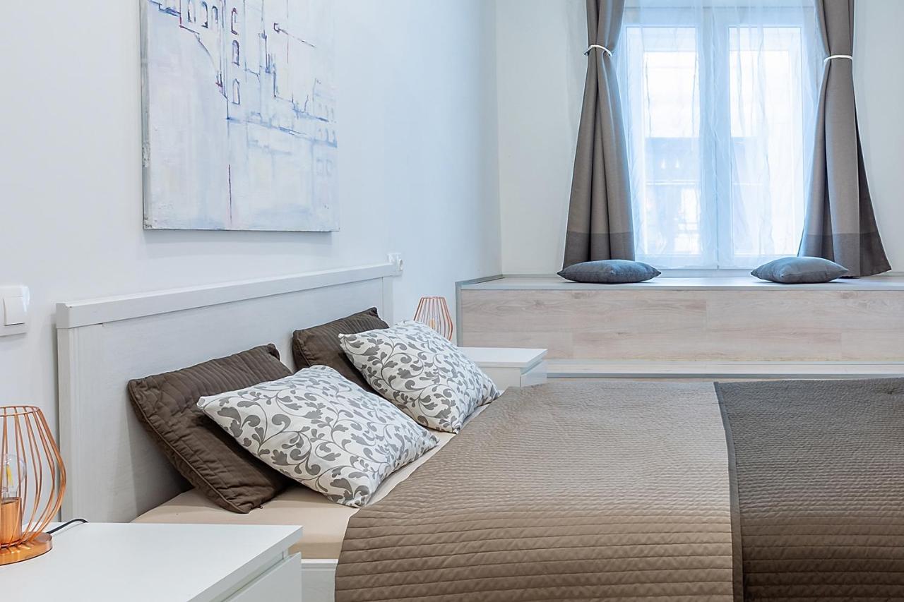 Goldcentral Apartment Dob Budapest Eksteriør bilde